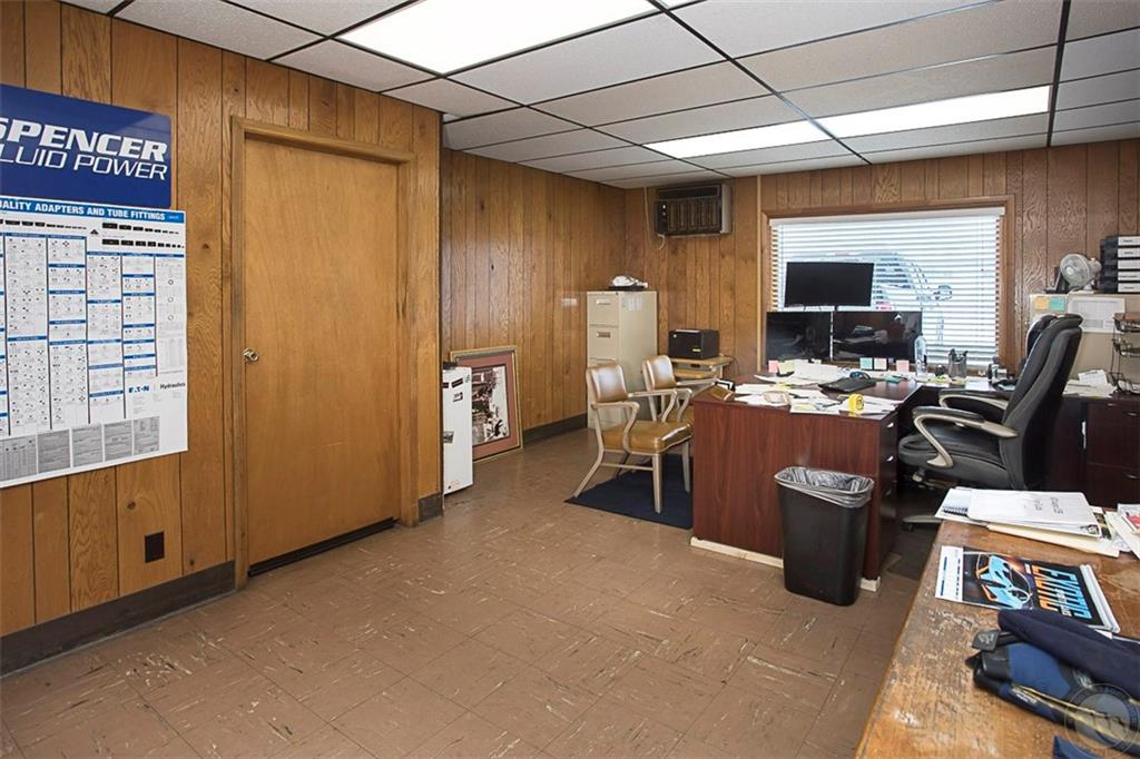 410 Bernard Property Photo 27
