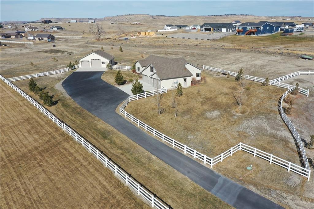 7405 Monad Rd Property Photo 1
