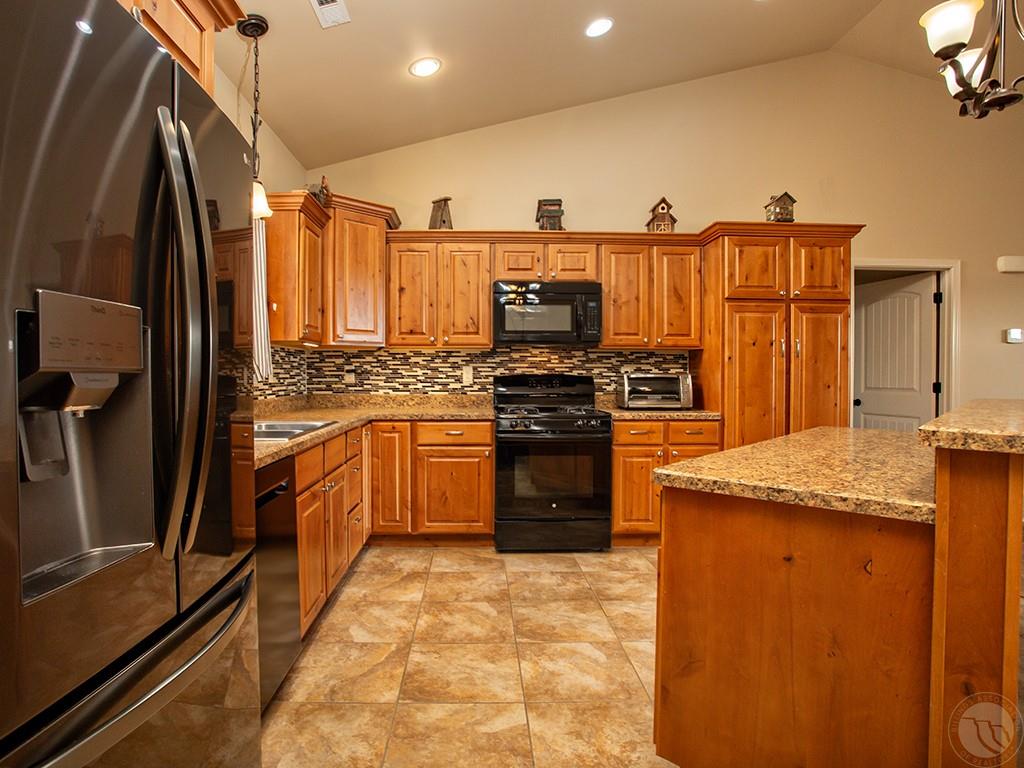 7405 Monad Rd Property Photo 5