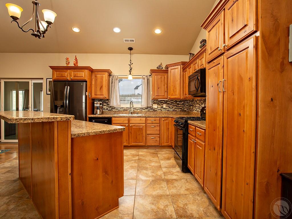7405 Monad Rd Property Photo 6