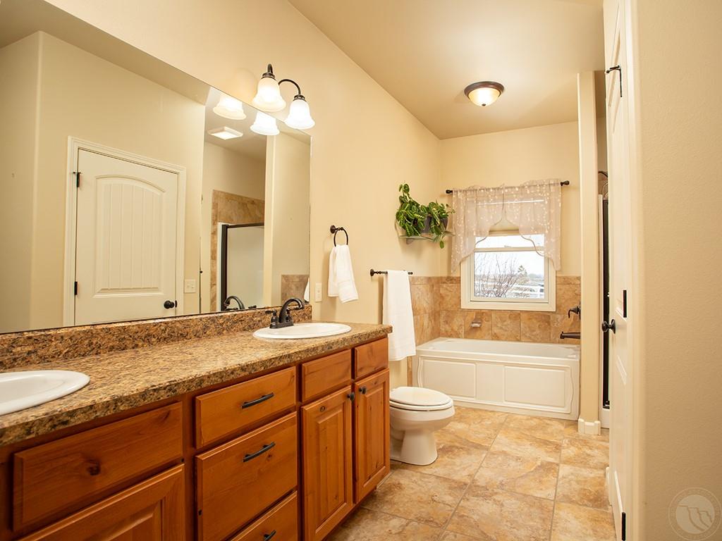 7405 Monad Rd Property Photo 11
