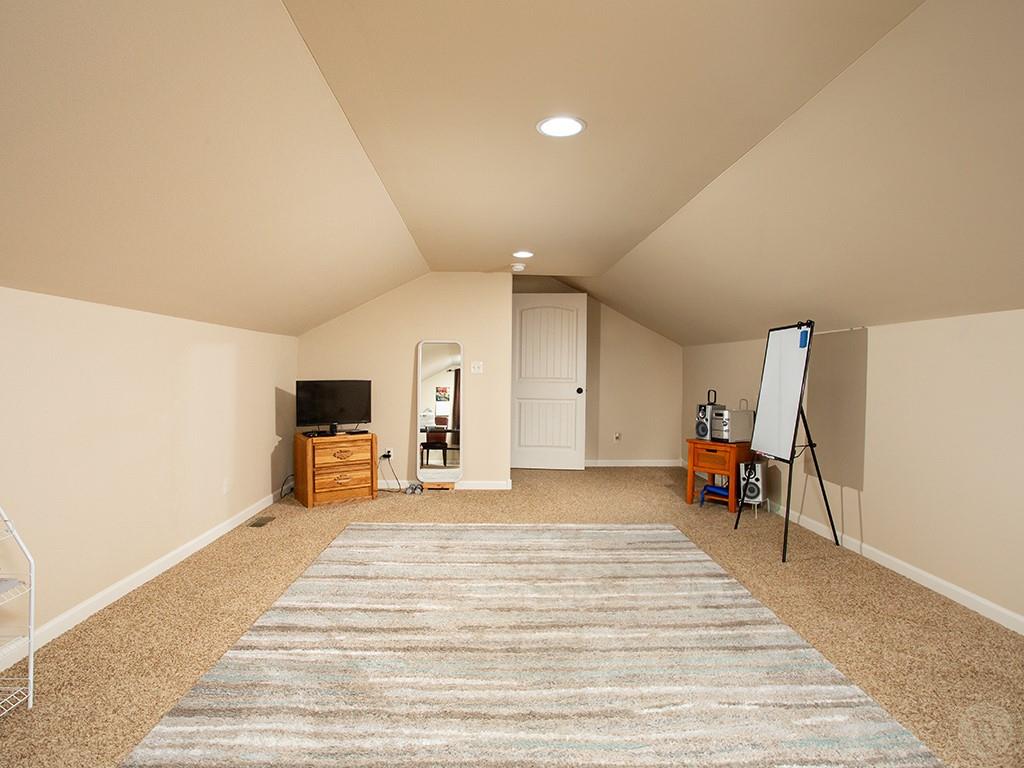 7405 Monad Rd Property Photo 22