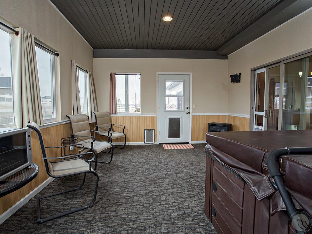 7405 Monad Rd Property Photo 24