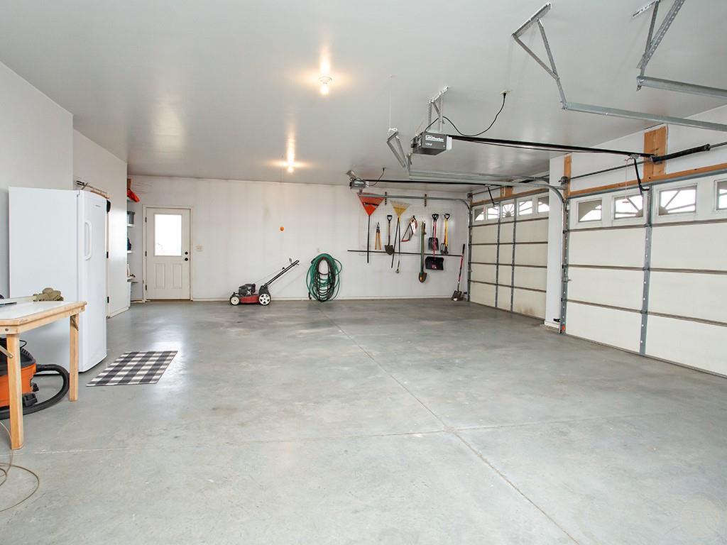 7405 Monad Rd Property Photo 25