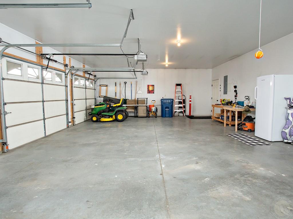 7405 Monad Rd Property Photo 26