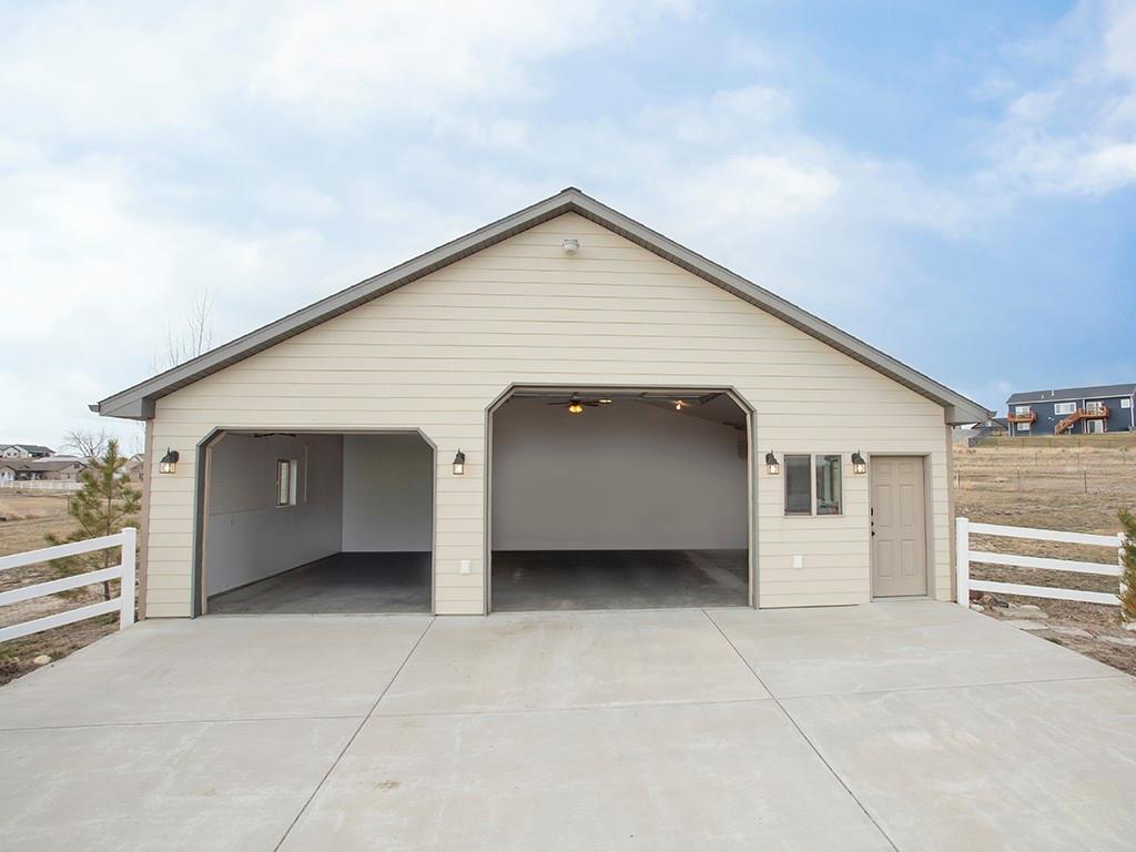7405 Monad Rd Property Photo 31
