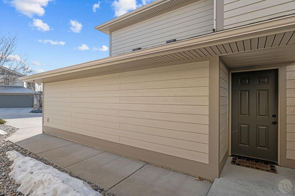 570 Killarney Street Property Photo 2