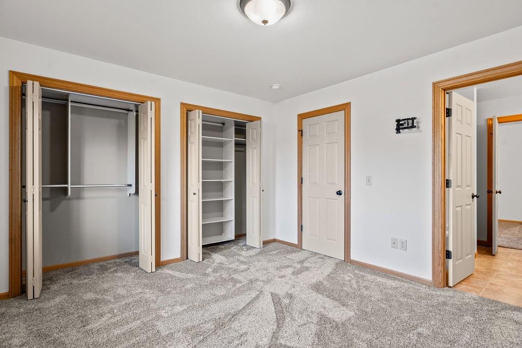 570 Killarney Street Property Photo 12