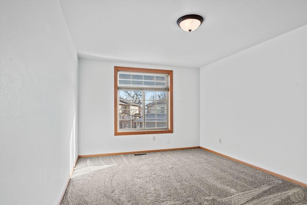 570 Killarney Street Property Photo 14