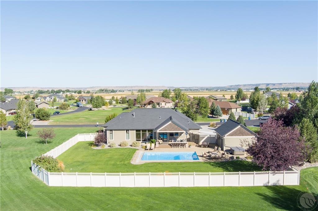 5331 Mule Deer Ct. Property Photo 2