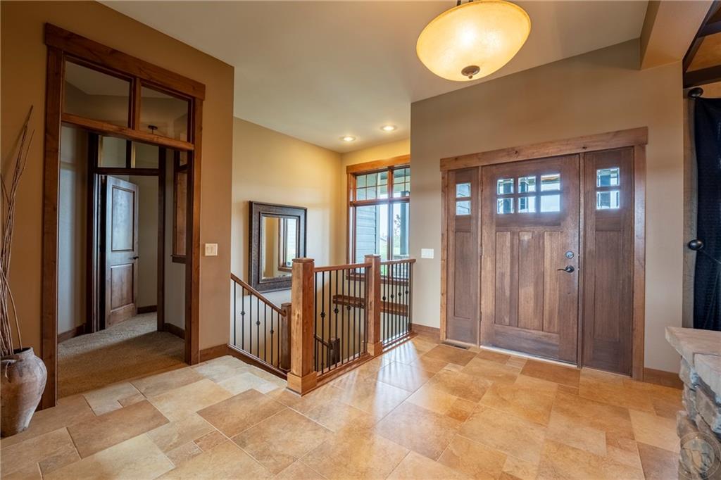 5331 Mule Deer Ct. Property Photo 4