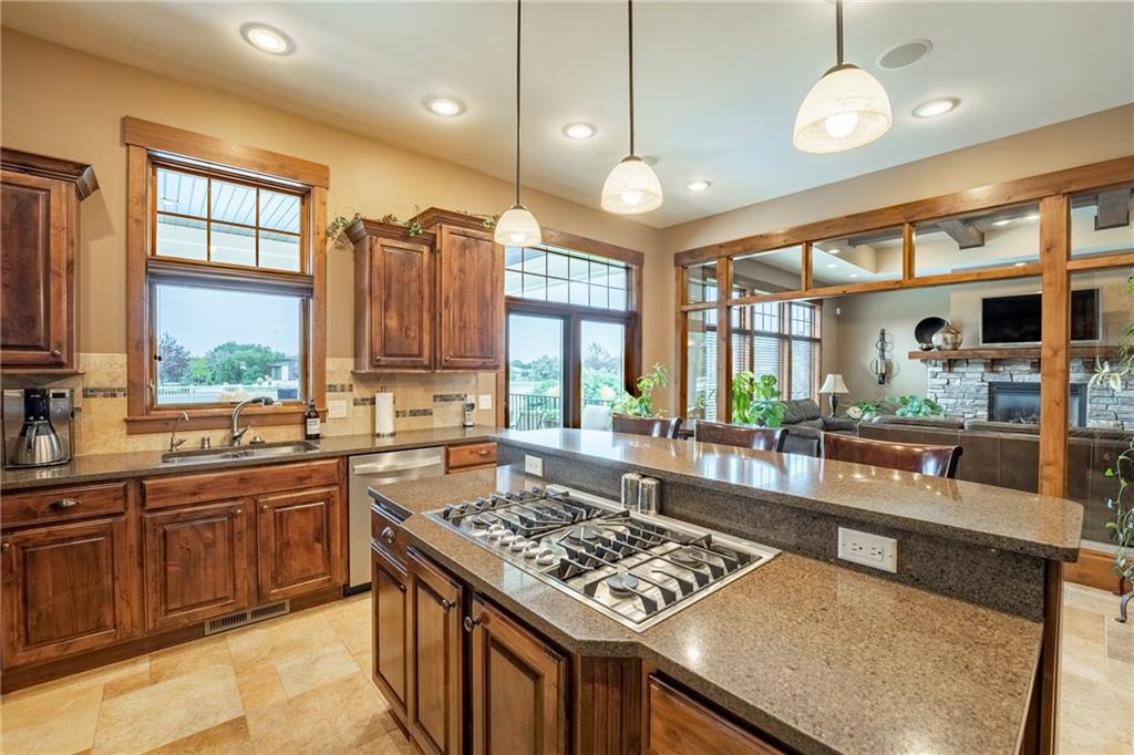 5331 Mule Deer Ct. Property Photo 6