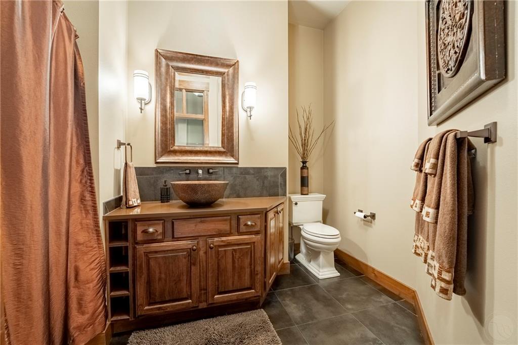 5331 Mule Deer Ct. Property Photo 14