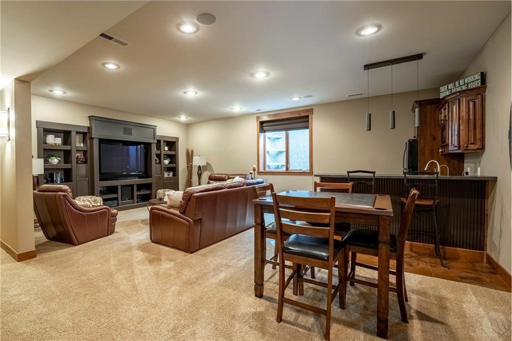 5331 Mule Deer Ct. Property Photo 15