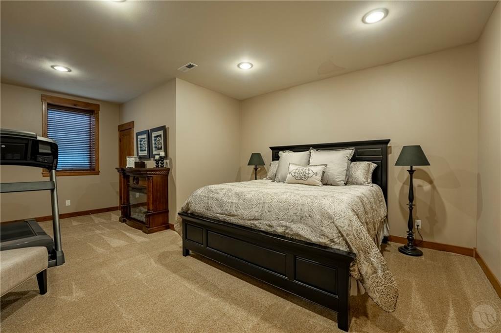 5331 Mule Deer Ct. Property Photo 17