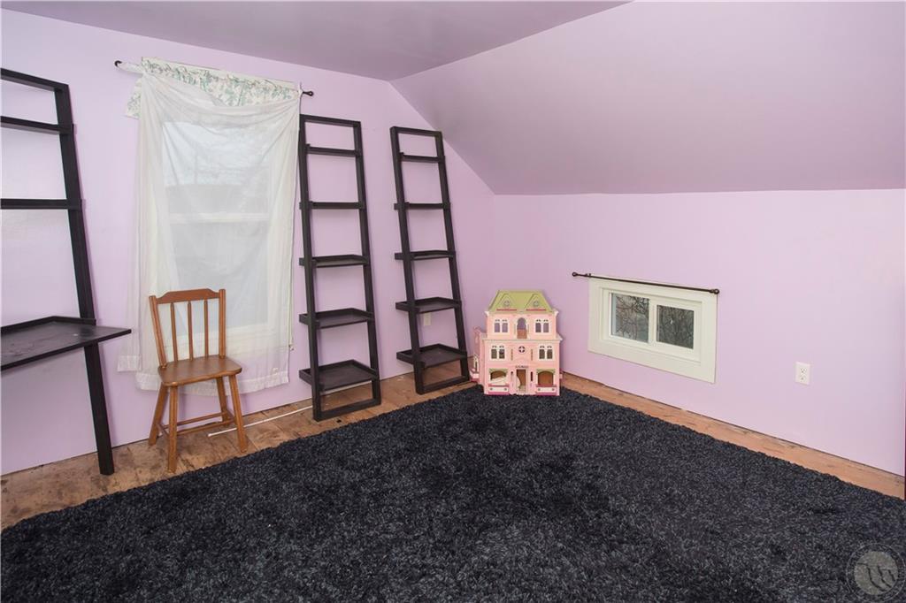 118 S Park Ave Property Photo 18