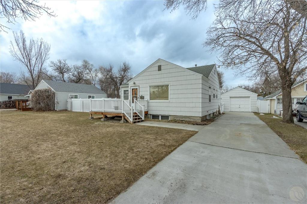 927 Miles Property Photo 3