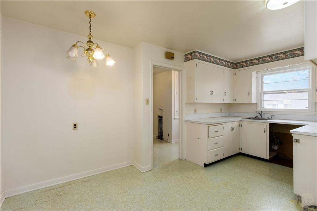 927 Miles Property Photo 7