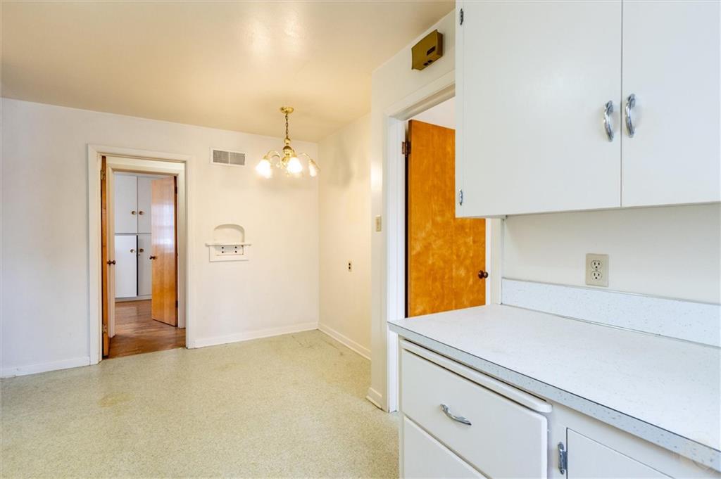 927 Miles Property Photo 11