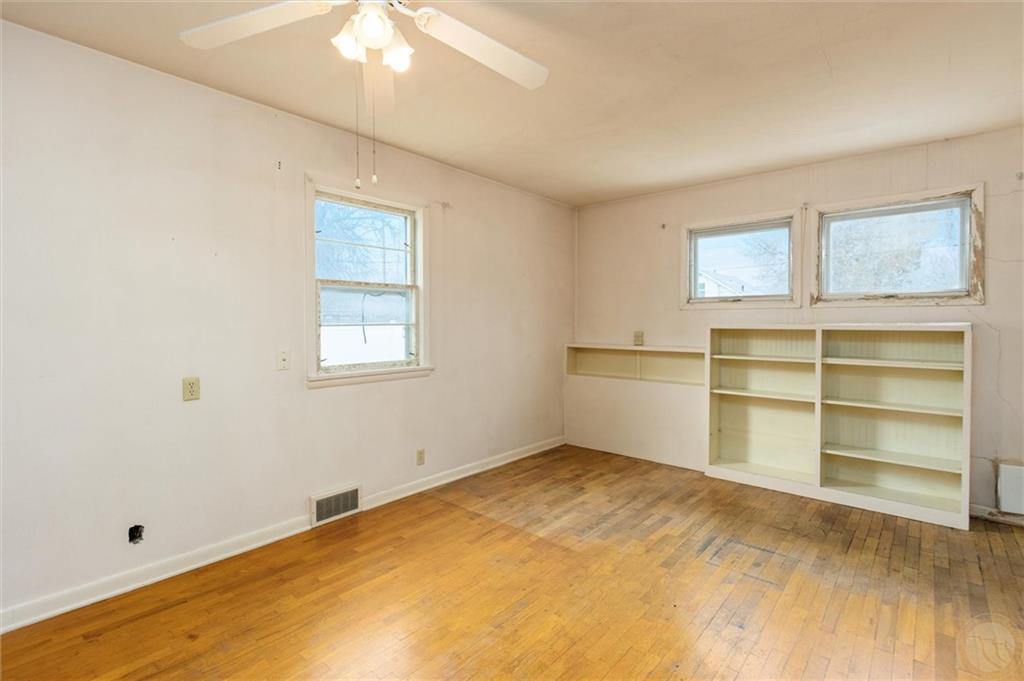 927 Miles Property Photo 15
