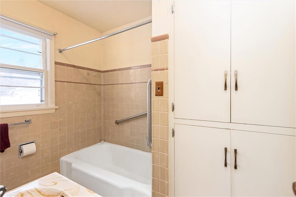 927 Miles Property Photo 17
