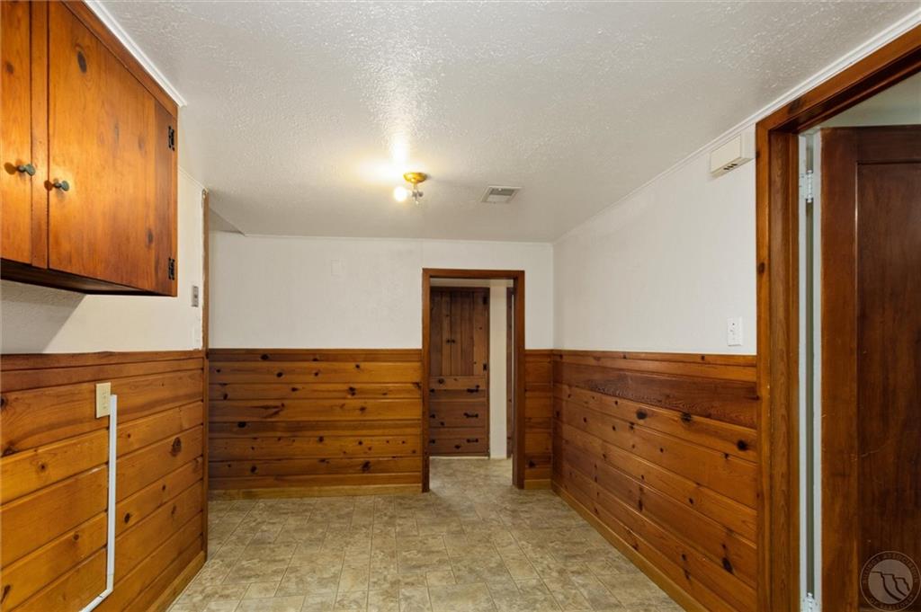 927 Miles Property Photo 24