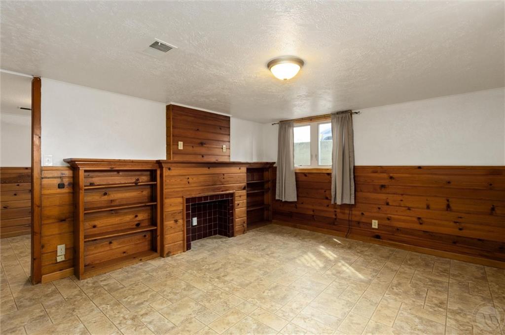 927 Miles Property Photo 25