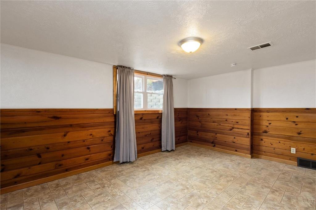 927 Miles Property Photo 26