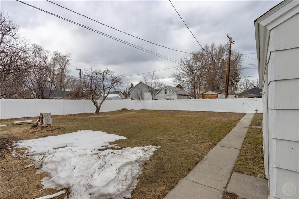 927 Miles Property Photo 34