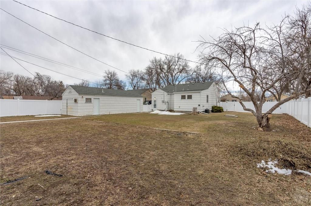 927 Miles Property Photo 35