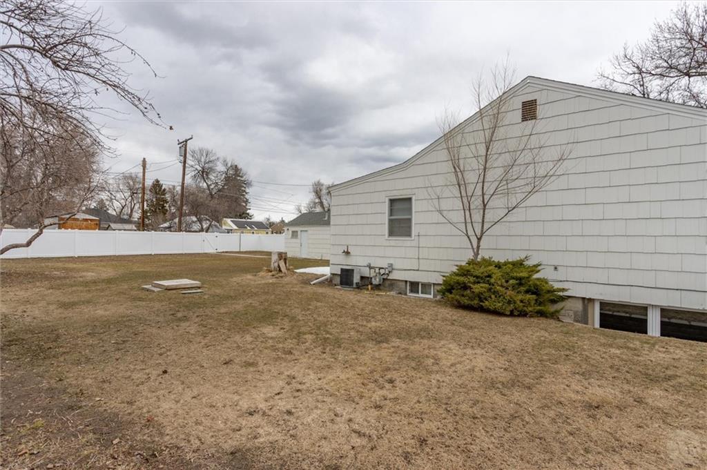 927 Miles Property Photo 36