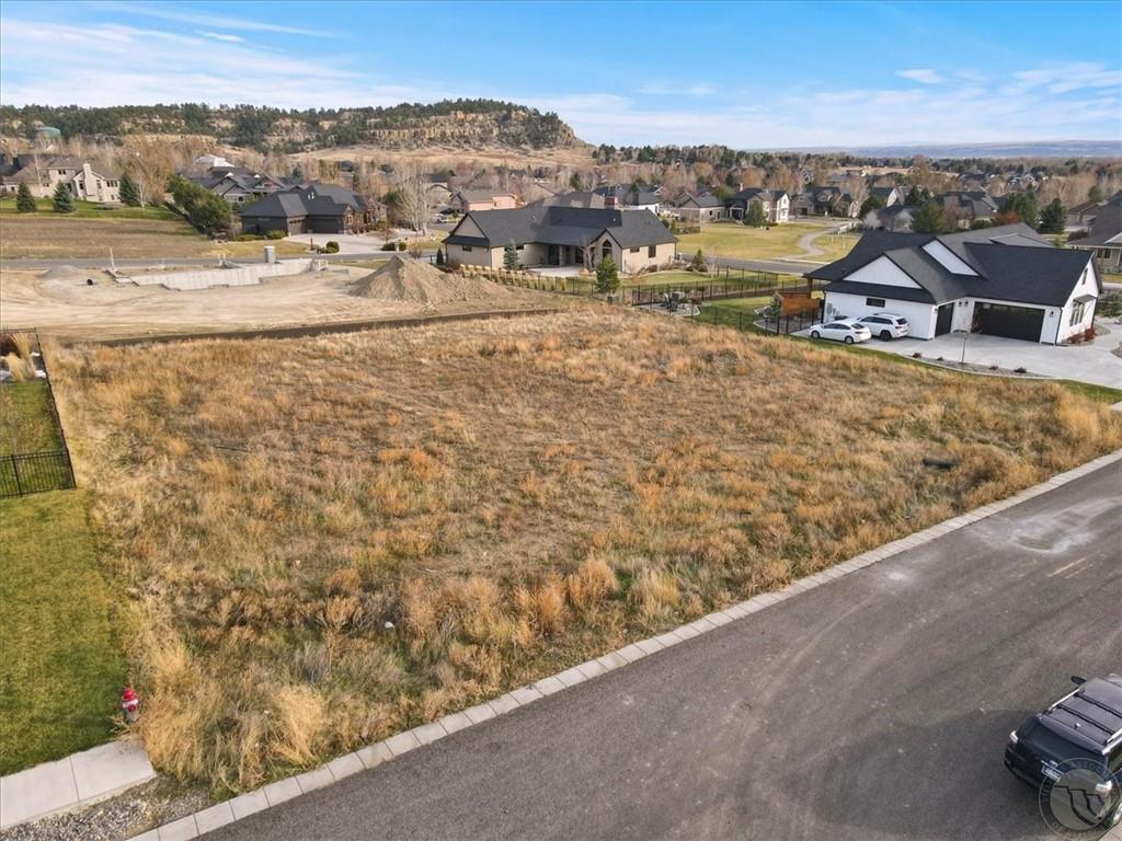 6047 Canyonwoods Drive Property Photo 3