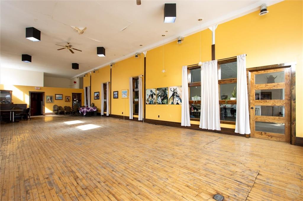 101 Main Property Photo 8