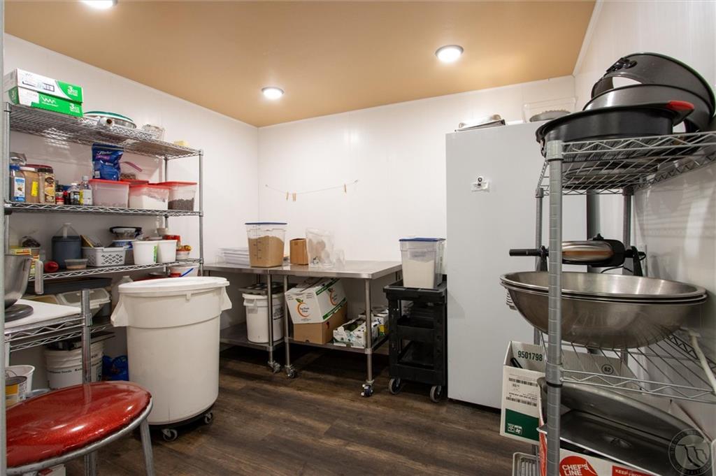 101 Main Property Photo 15