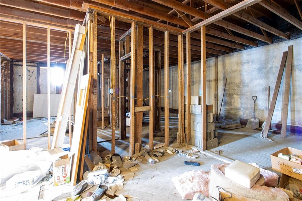 101 Main Property Photo 28