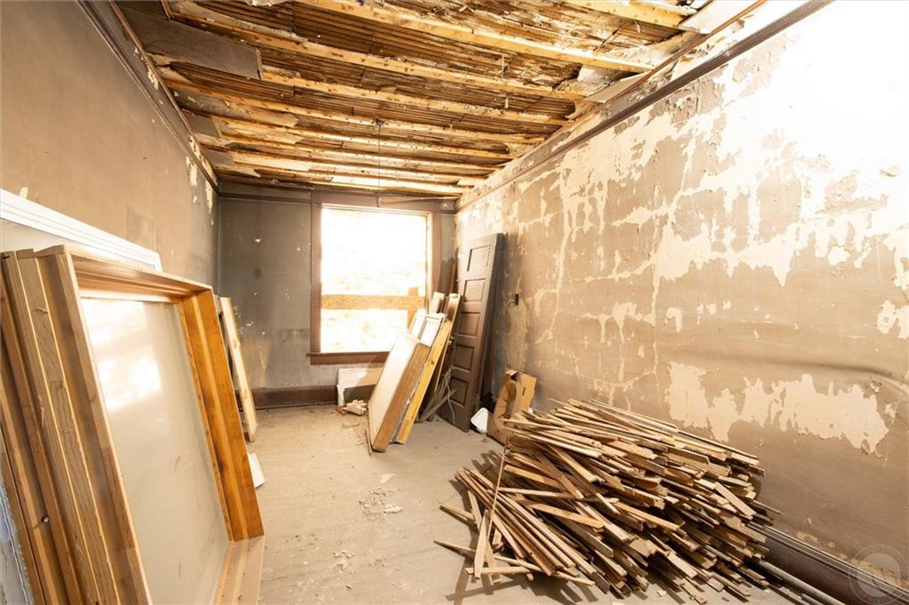101 Main Property Photo 32