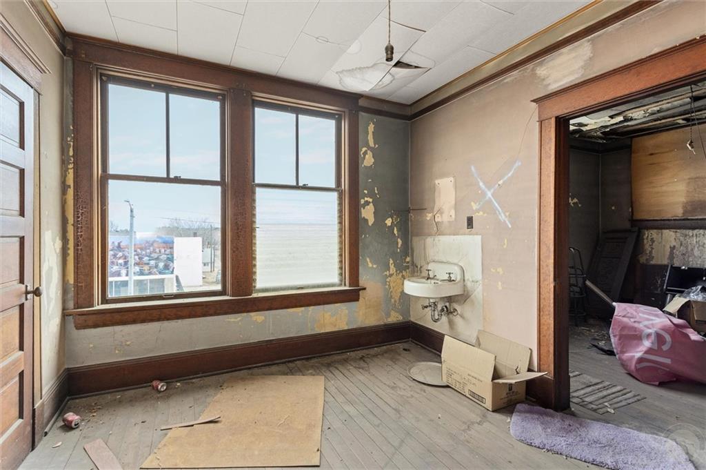 101 Main Property Photo 36