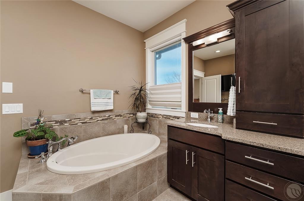 4616 N Hollow Brook Drive Property Photo 16