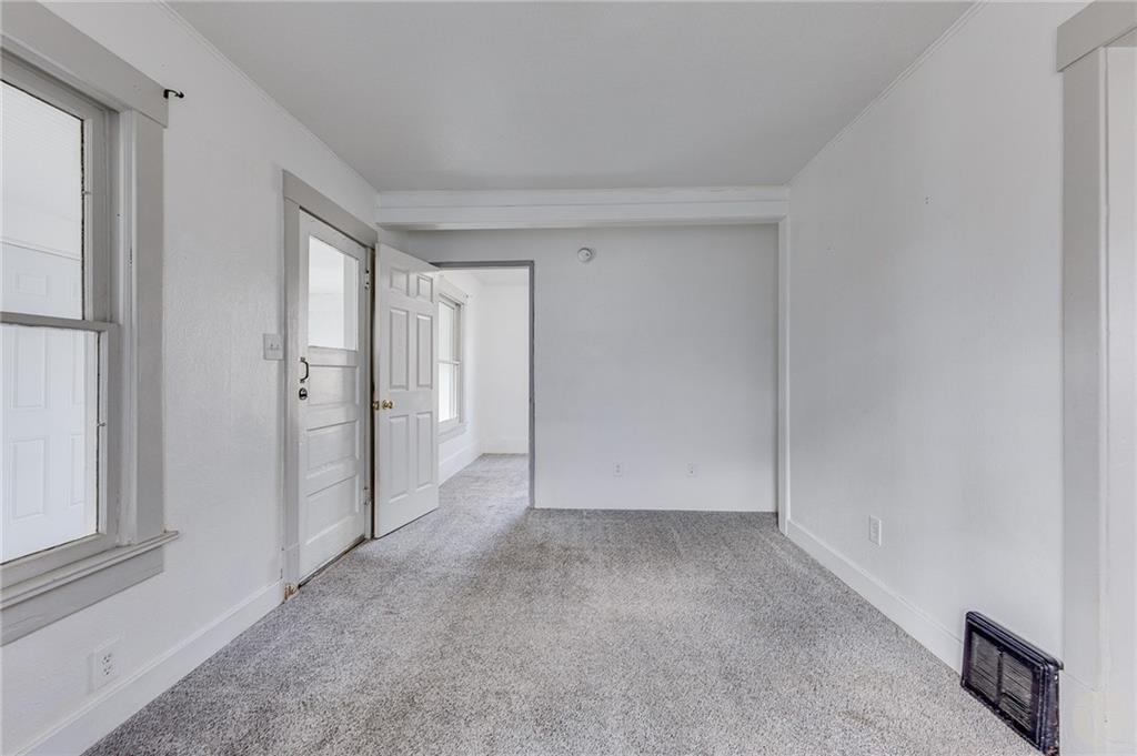 616 1st Property Photo 4