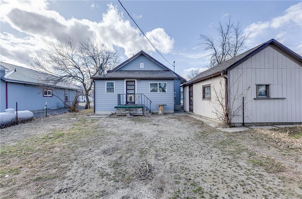 616 1st Property Photo 17