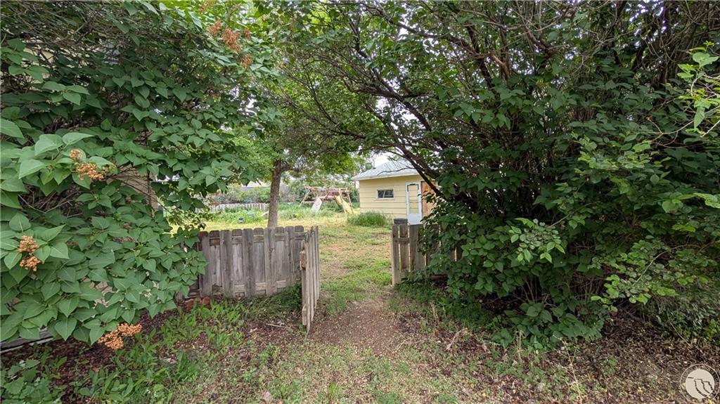 103 N Central Avenue Property Photo 4