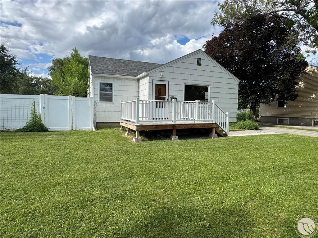 927 Miles Property Photo 1