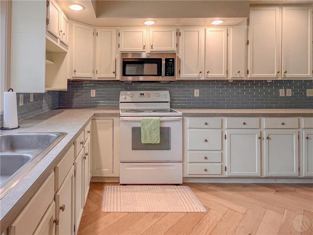 463 Caravan Avenue Property Photo 9