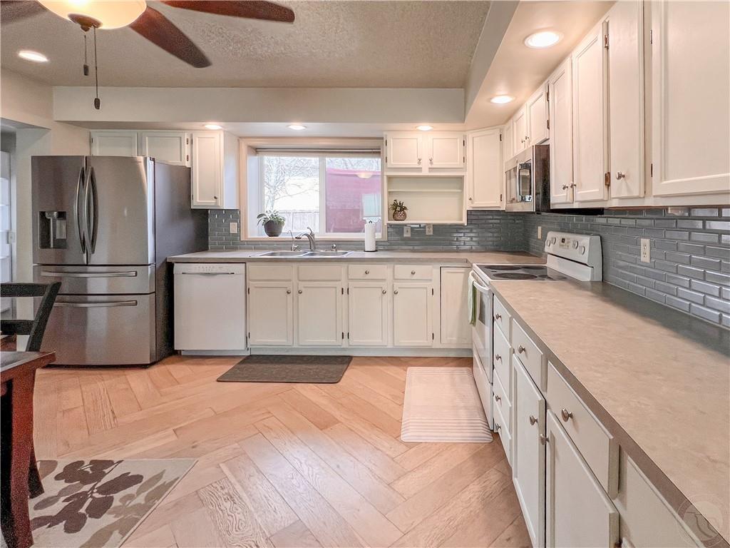 463 Caravan Avenue Property Photo 10