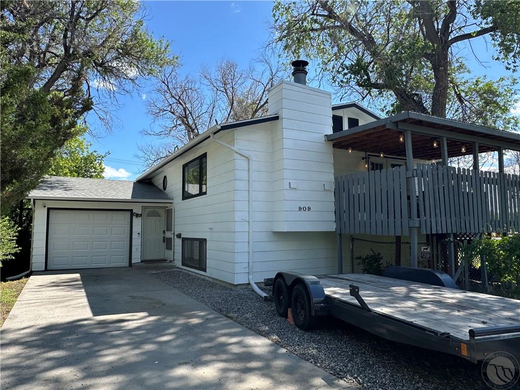 909 S 28th Street Property Photo 2