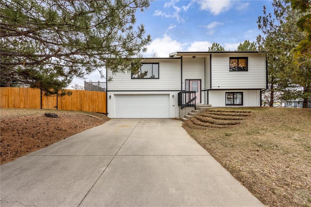 450 Zanzibar PLACE Property Photo 1