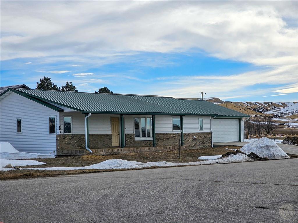 603 W 3rd Property Photo