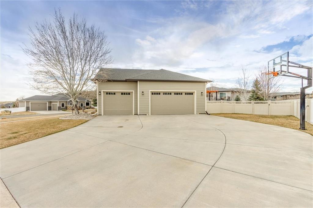 4206 Woodgrove Drive Property Photo 2