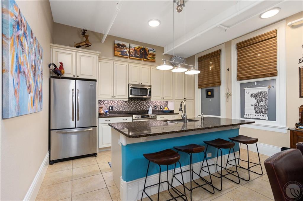 104 N Broadway 302 Property Photo 6