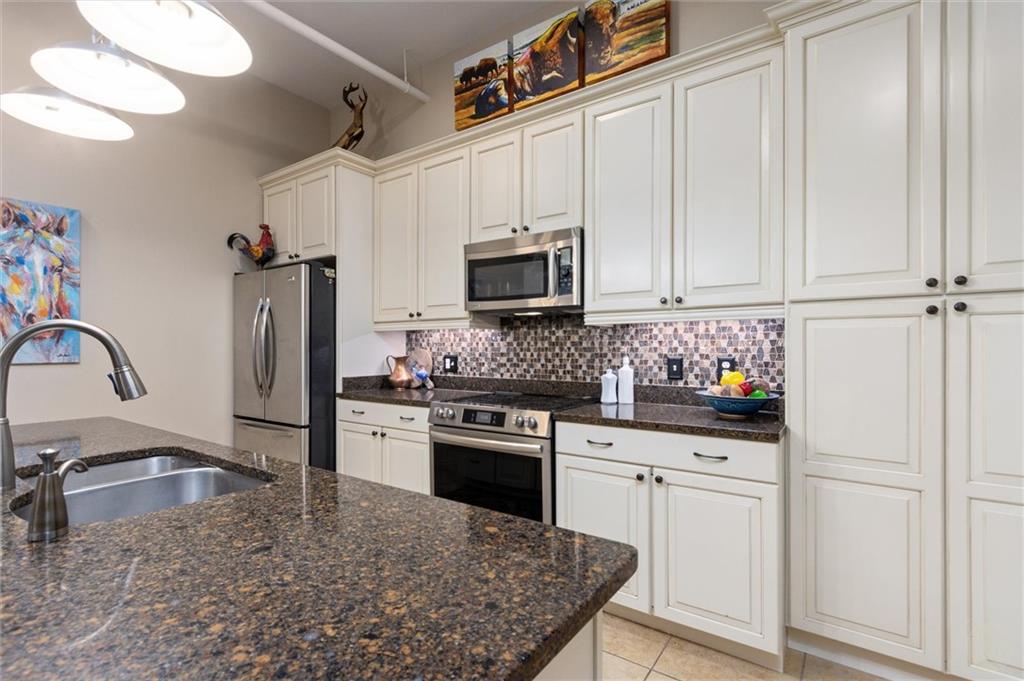 104 N Broadway 302 Property Photo 9